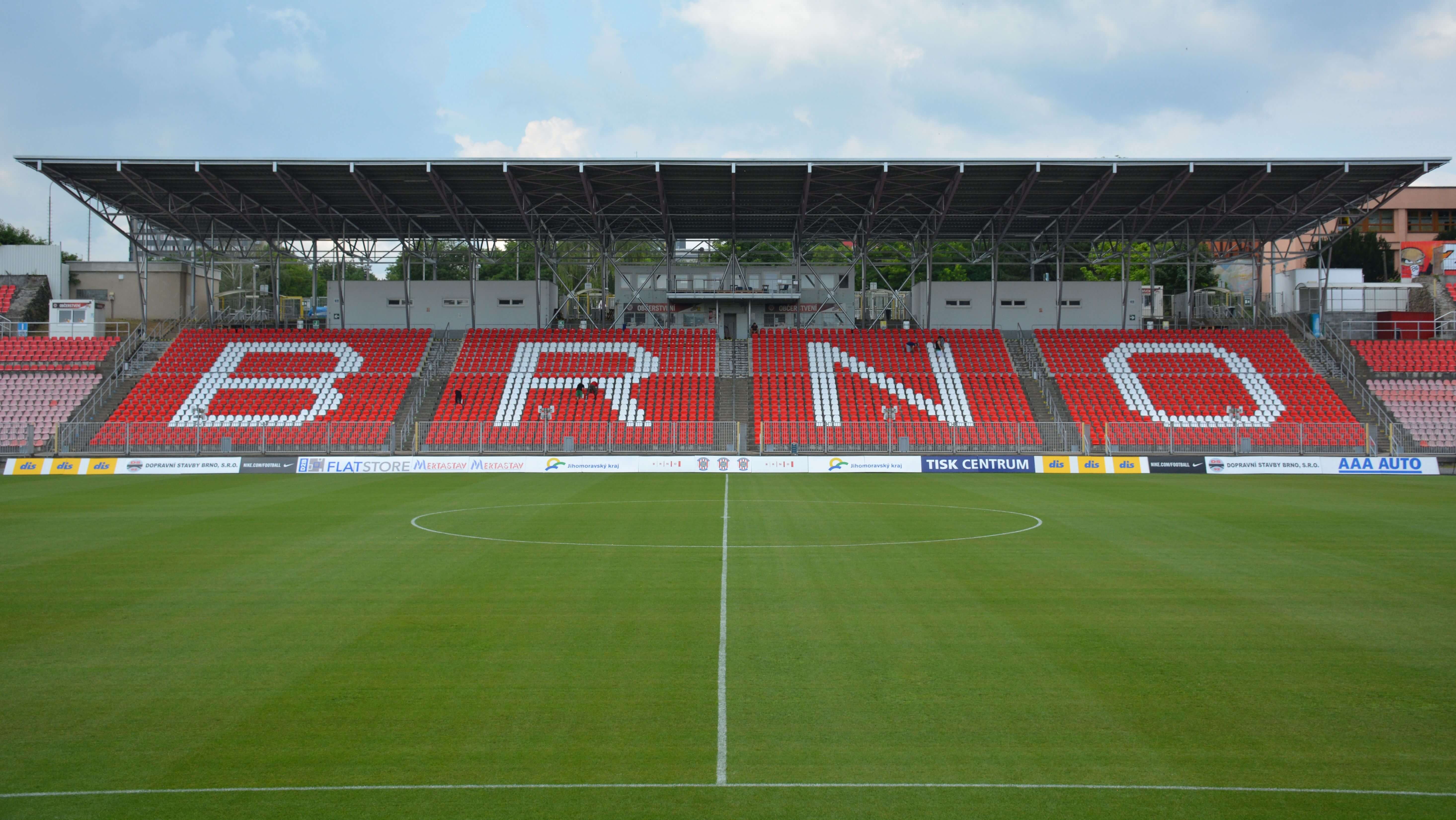 stadionHtribuna